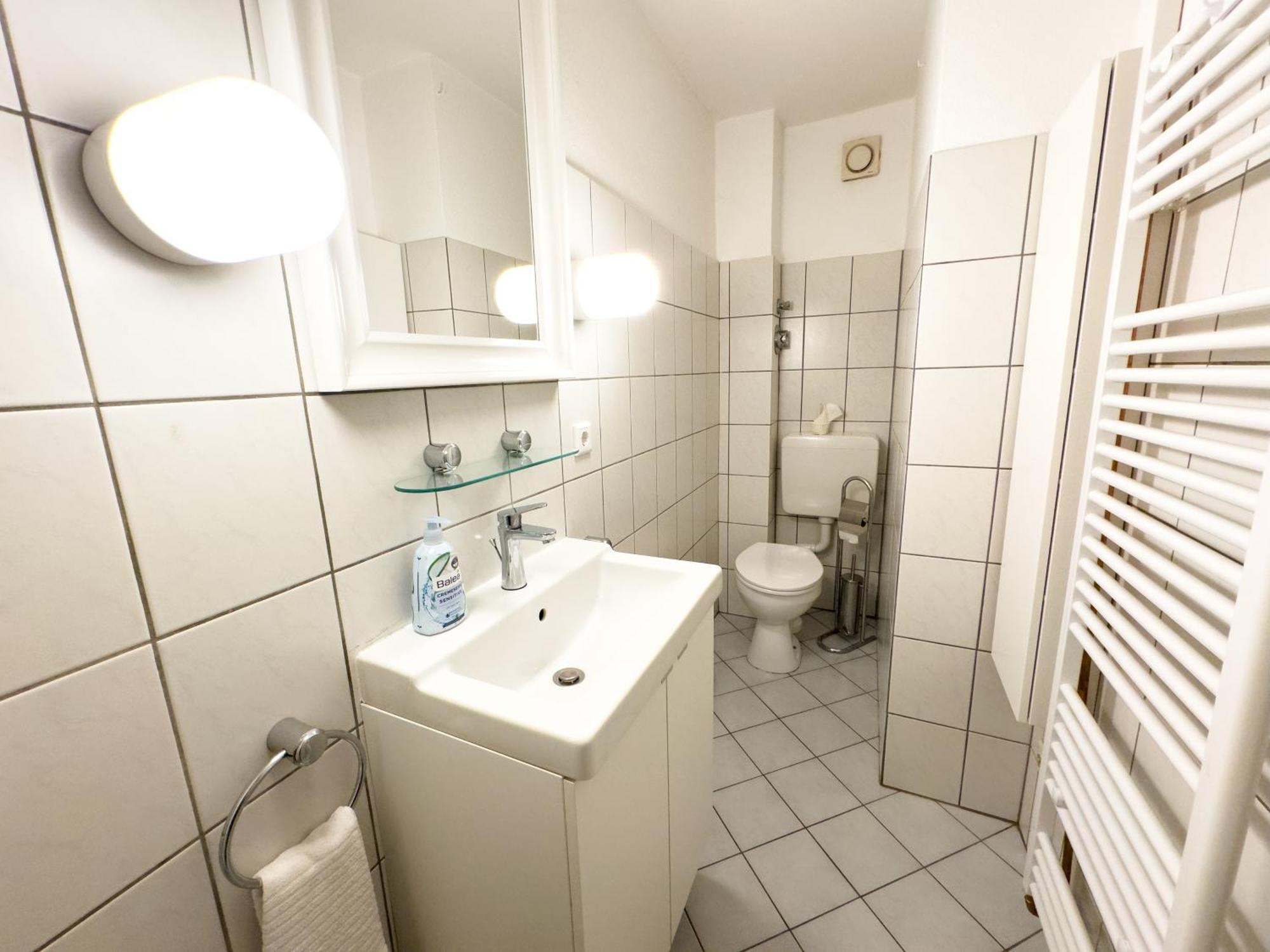 Schoene Wohnung Fuer 4 Gaeste An Der Eilenriede Mit Kostenlosen Parkplaetzen Hannover Buitenkant foto