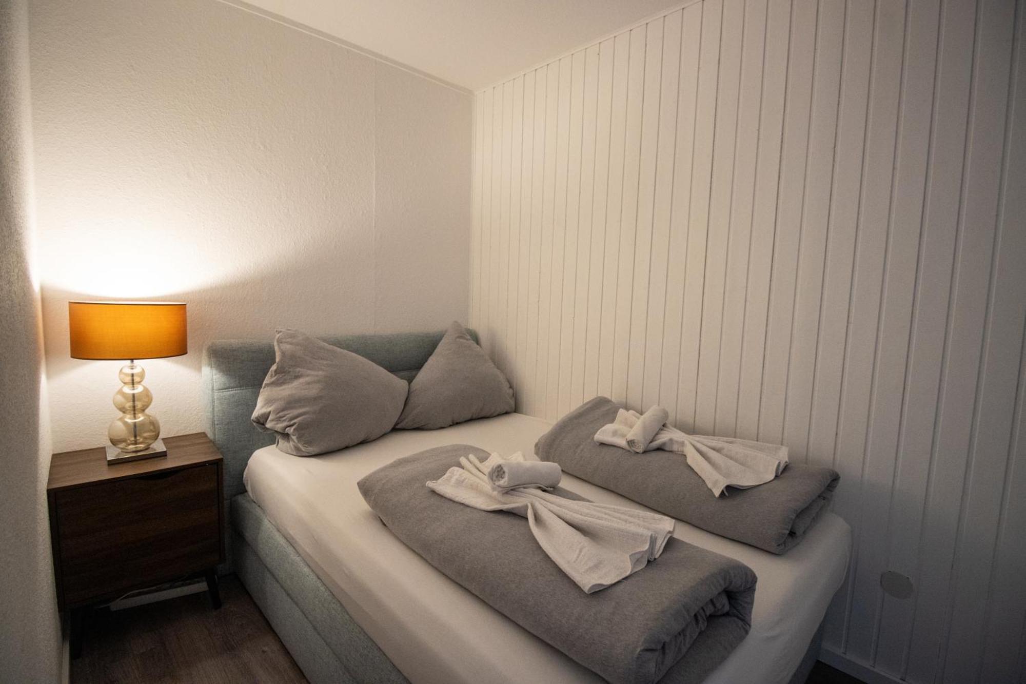 Schoene Wohnung Fuer 4 Gaeste An Der Eilenriede Mit Kostenlosen Parkplaetzen Hannover Buitenkant foto
