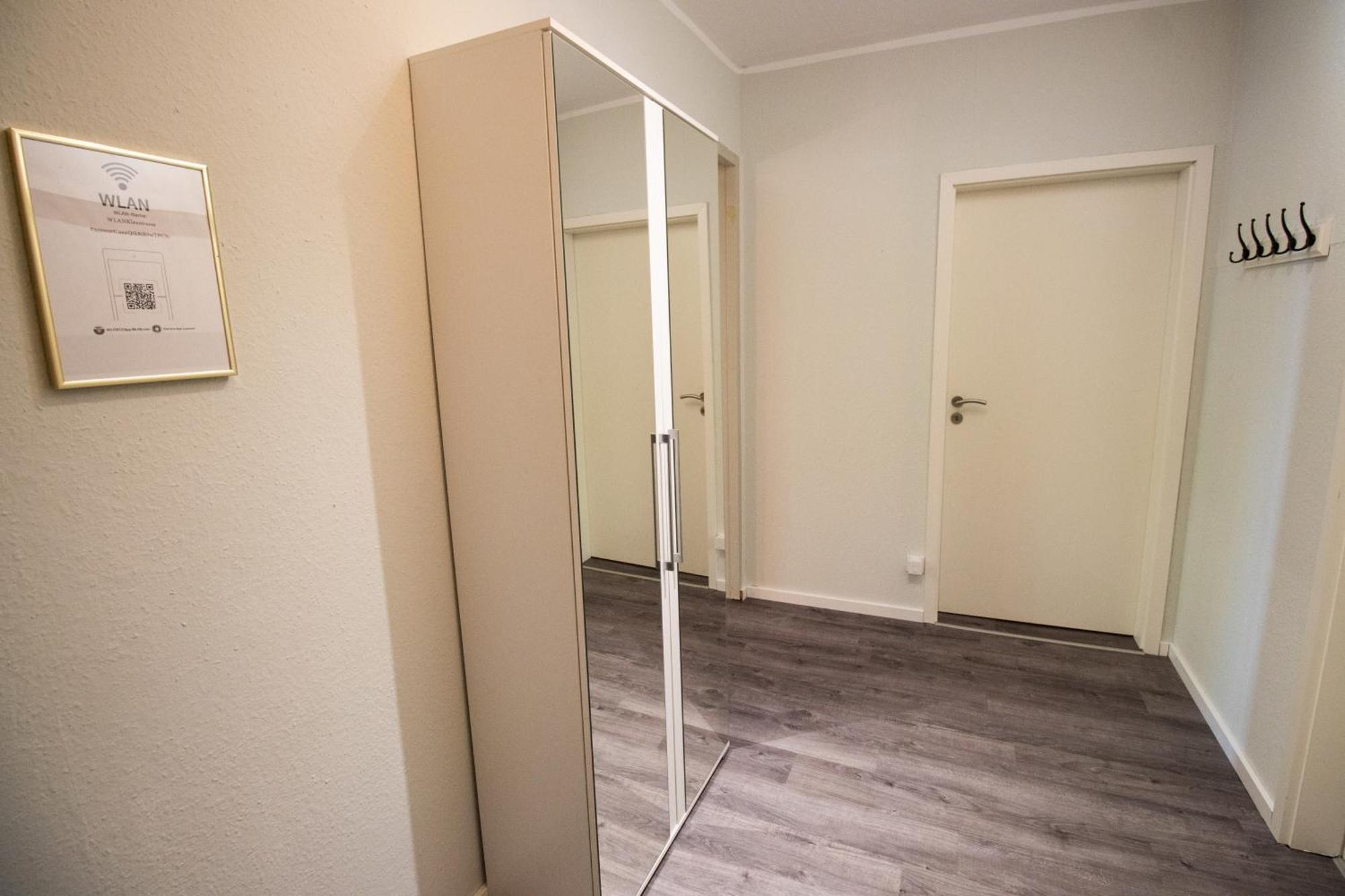 Schoene Wohnung Fuer 4 Gaeste An Der Eilenriede Mit Kostenlosen Parkplaetzen Hannover Buitenkant foto