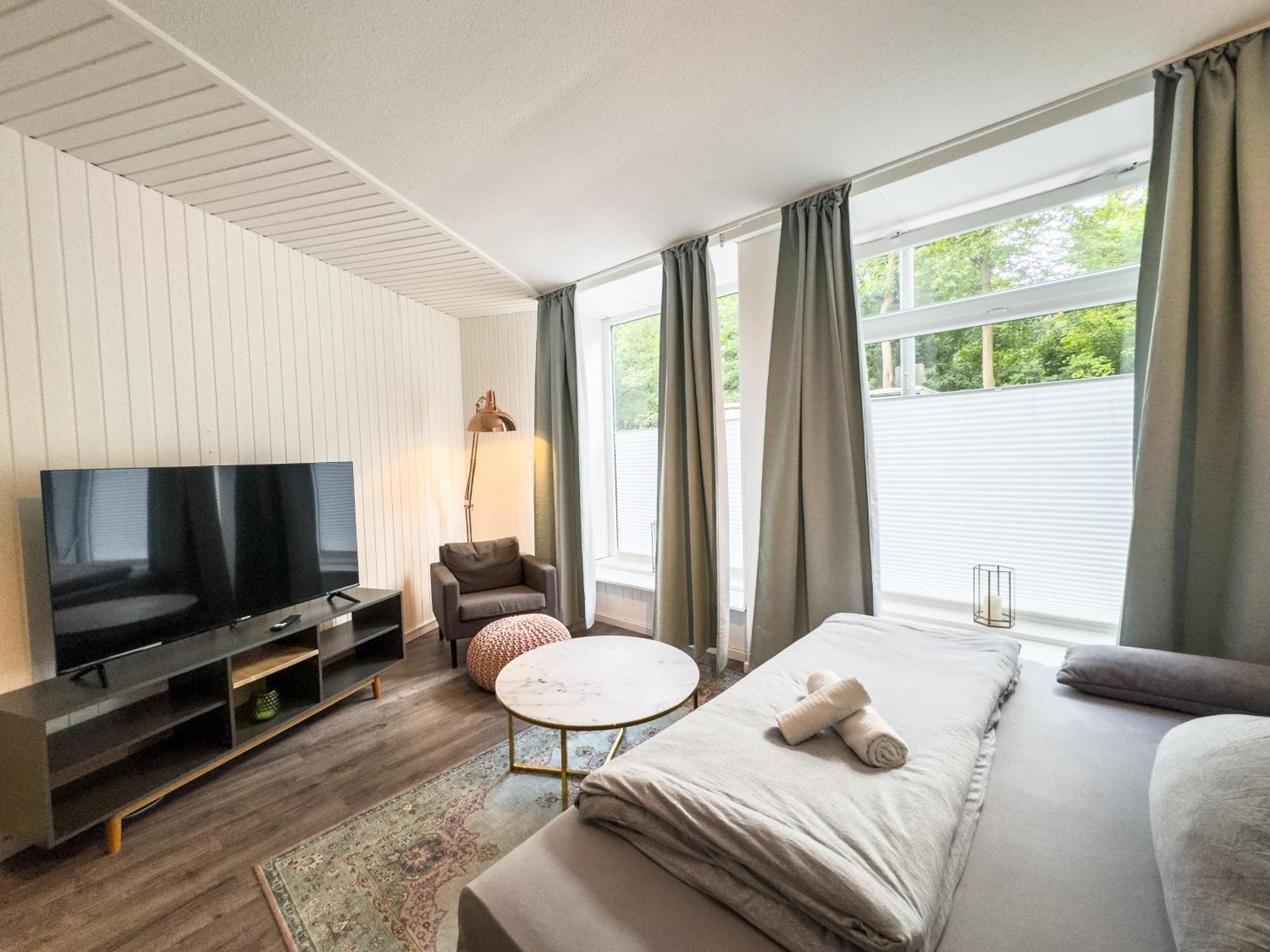 Schoene Wohnung Fuer 4 Gaeste An Der Eilenriede Mit Kostenlosen Parkplaetzen Hannover Buitenkant foto