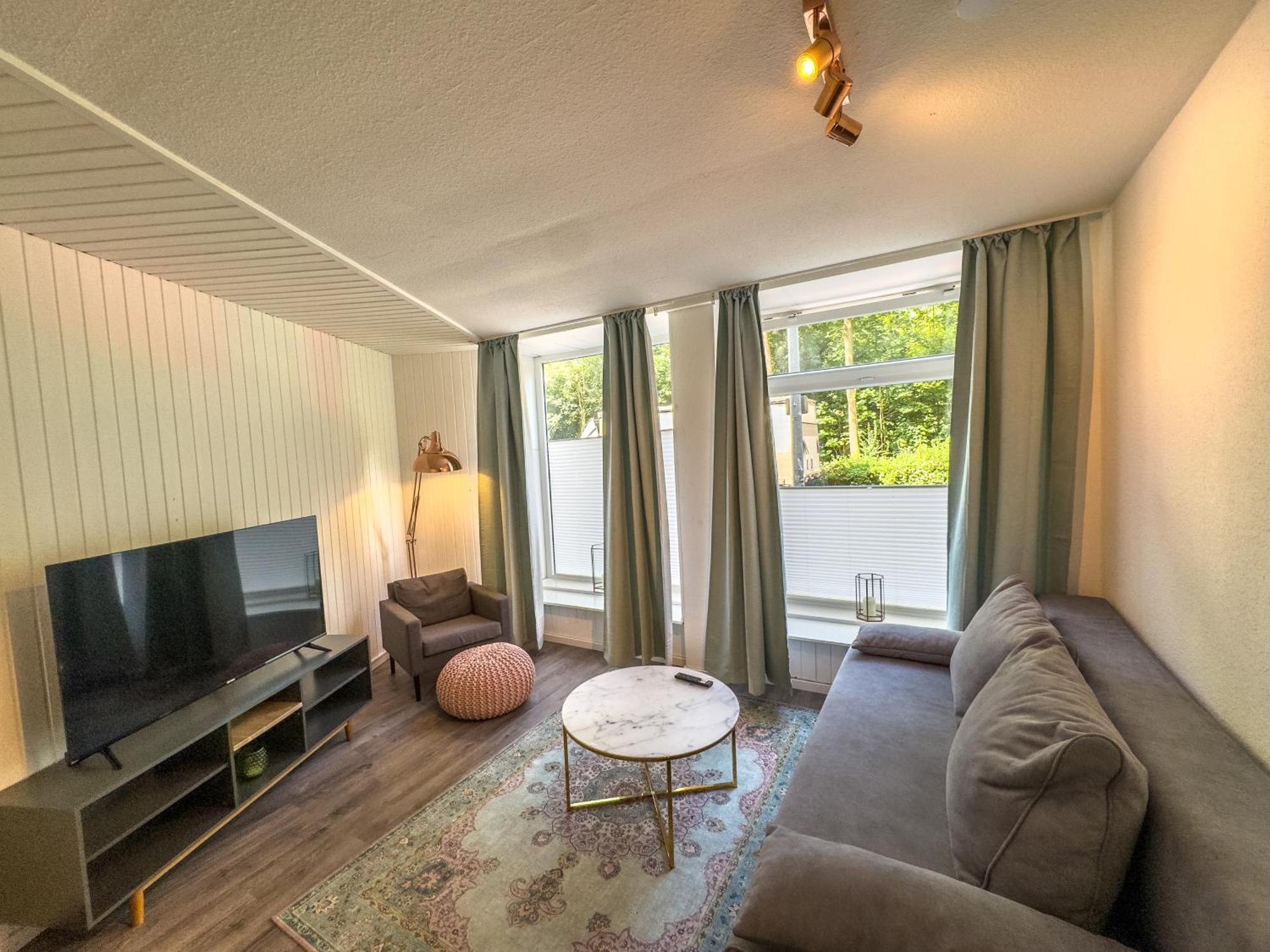 Schoene Wohnung Fuer 4 Gaeste An Der Eilenriede Mit Kostenlosen Parkplaetzen Hannover Buitenkant foto